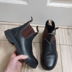 Blundstone Black Leather Ankle Boots with Brown Panels